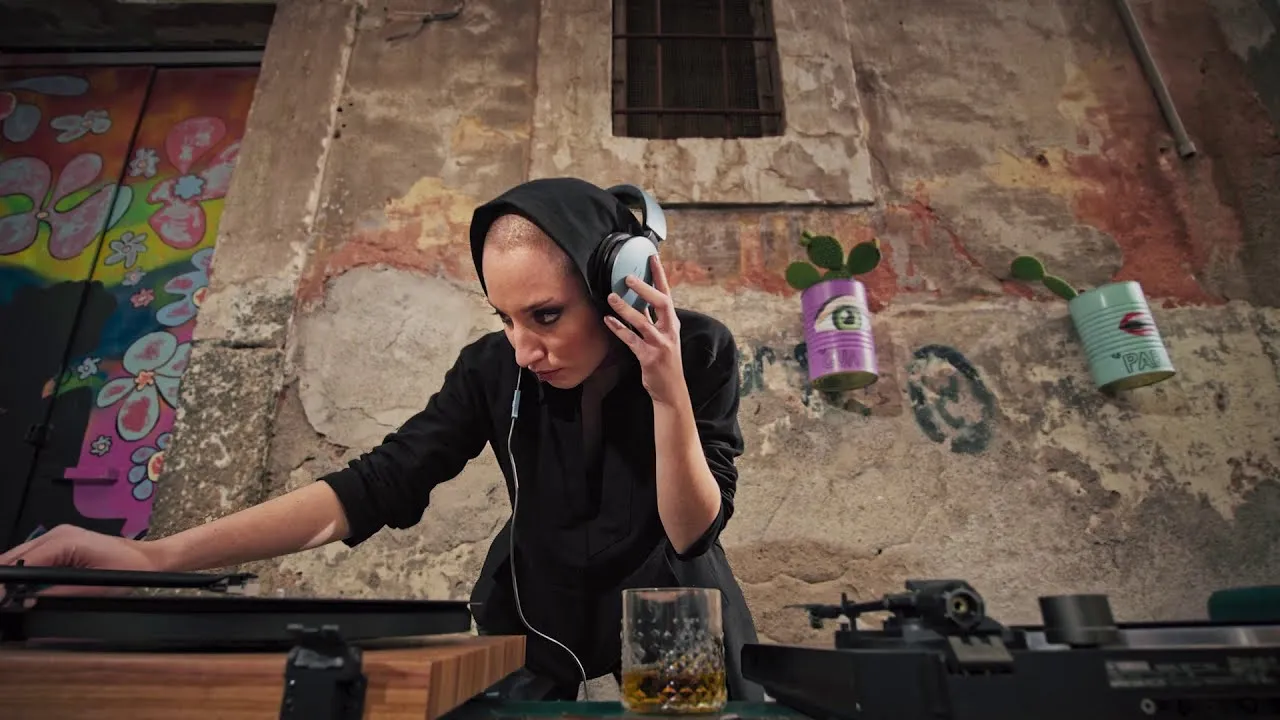 Fotogramma dal video Uoman Spring/Summer 2021 teaser
